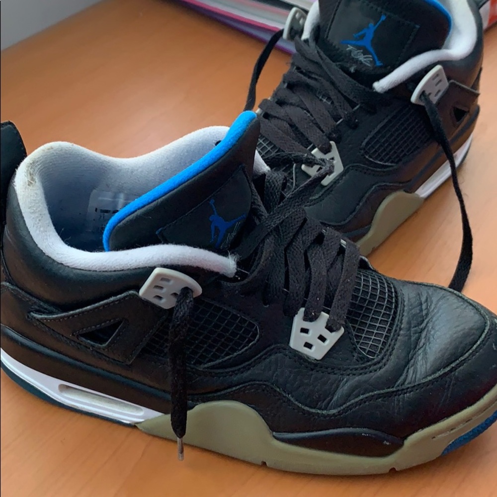 Shoes - Picture 2 of 5